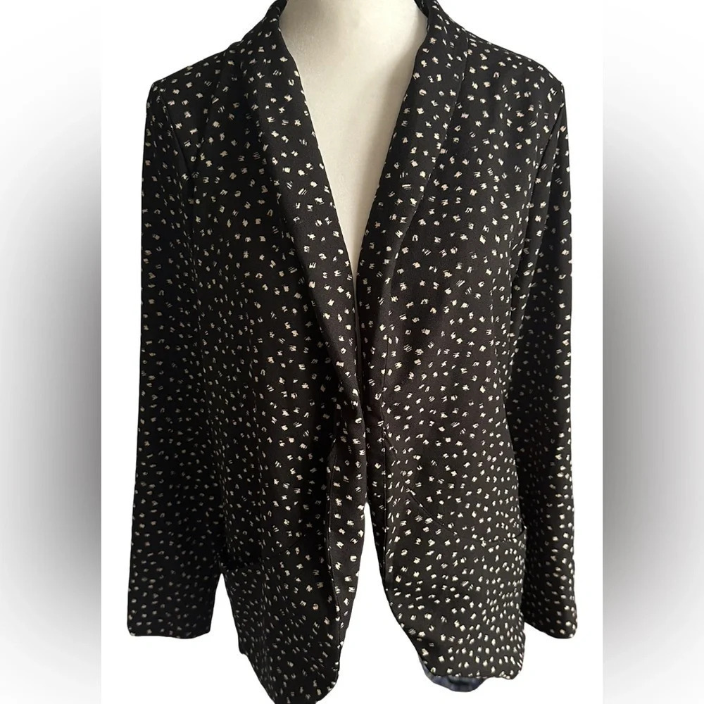 Elodie Blazer Jacket Size Medium Black Creme Unstructured Drape Front Polka Dot